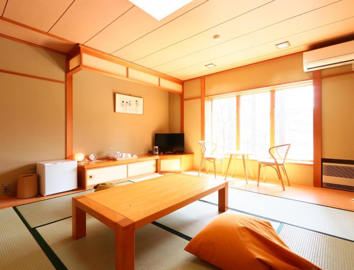 Ryosha Tsukiakari Acomodação com café da manhã Yamanakako Exterior foto