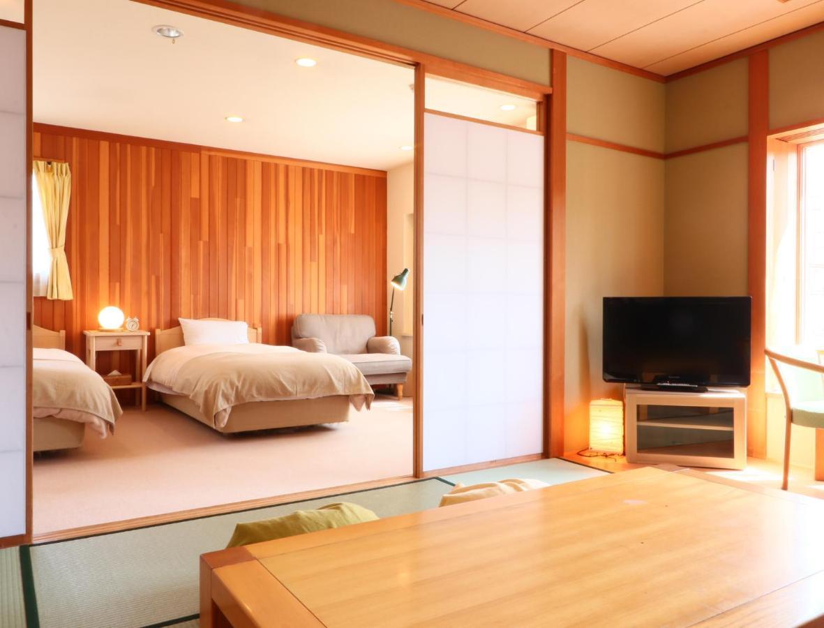 Ryosha Tsukiakari Acomodação com café da manhã Yamanakako Exterior foto