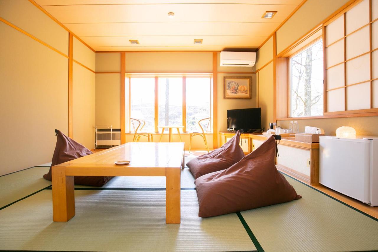 Ryosha Tsukiakari Acomodação com café da manhã Yamanakako Exterior foto